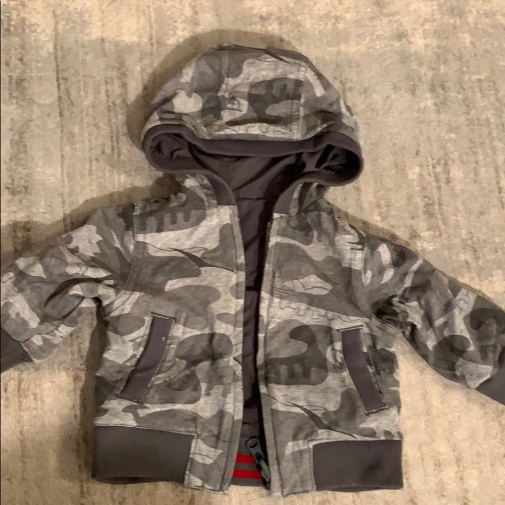 Cute GAP reversible jacket! Size 3-6 months